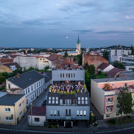 Boutique Hotel11 With Rooftop Spa Nitra Buitenkant foto